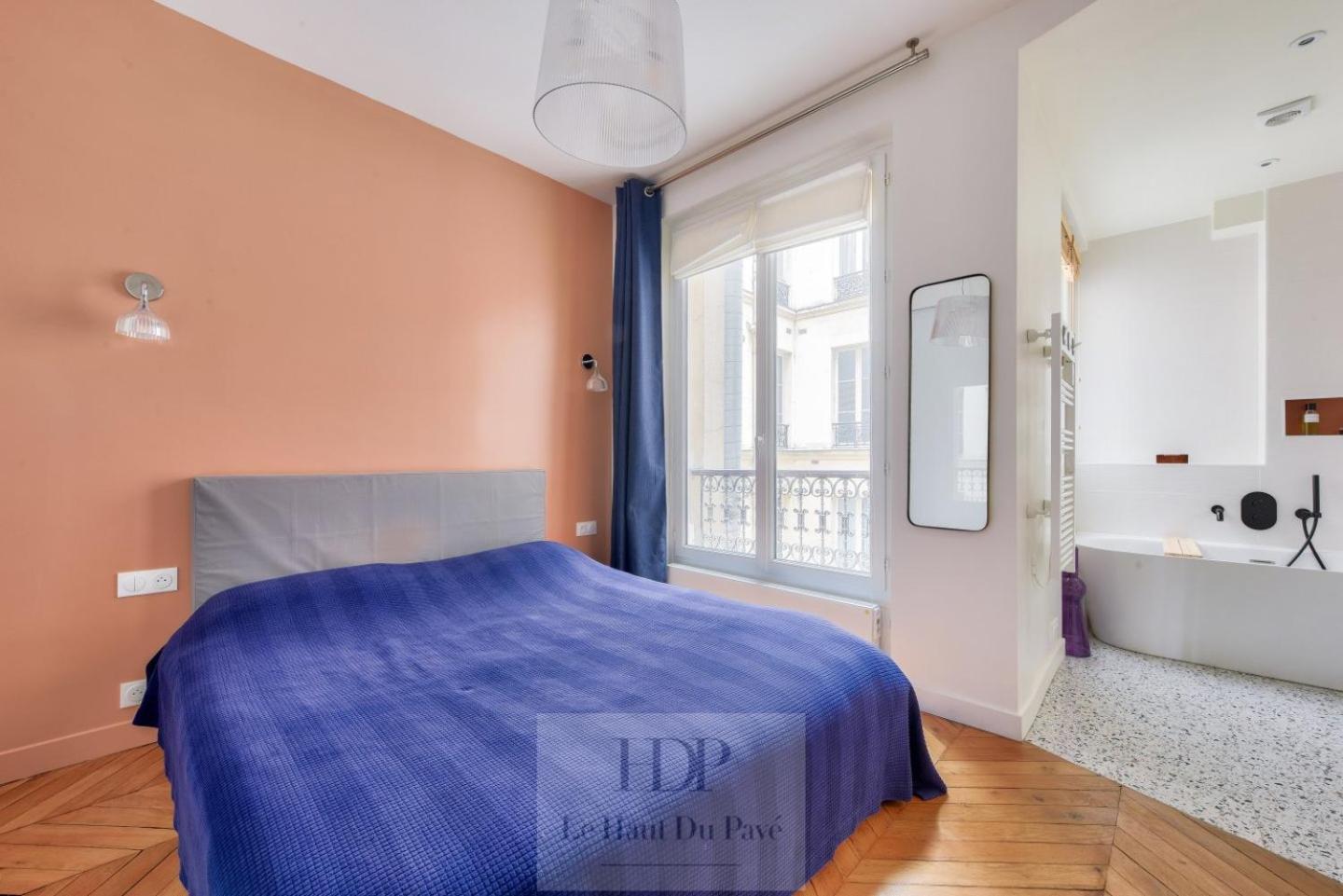 Apartment Ternes, 70m2, 2 Chambres, 2 Salles De Bains Paris